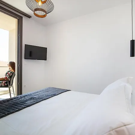 Aparthotel Vlashi