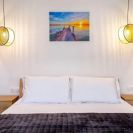 Aparthotel Vlashi 3*