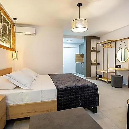 Aparthotel Vlashi 3*