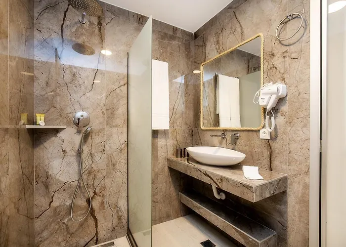 Vlashi Aparthotel