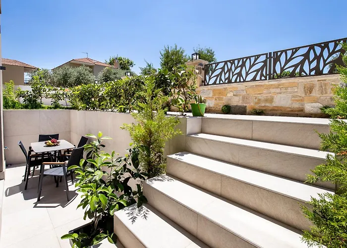 Aparthotel Vlashi