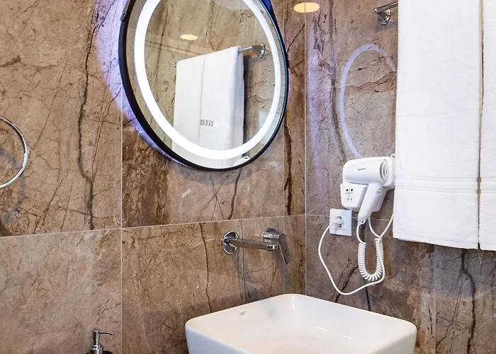 Vlashi Aparthotel