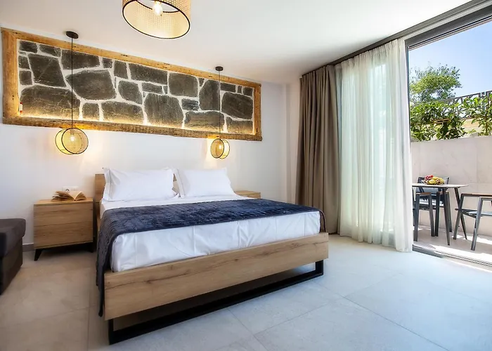 Vlashi Aparthotel 3*