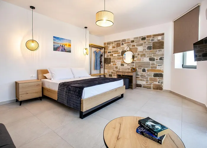 Vlashi Aparthotel