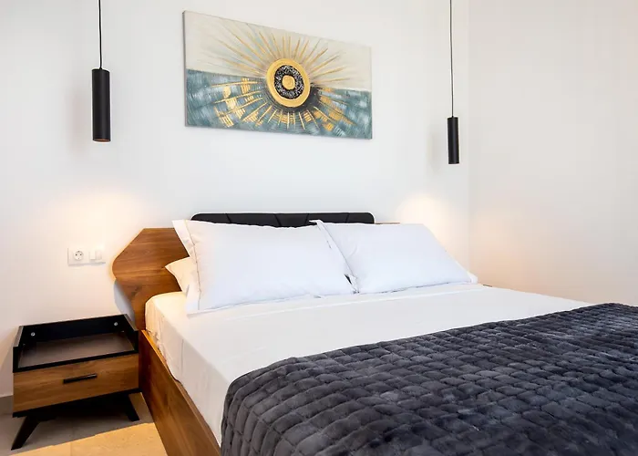 Vlashi Aparthotel 3*
