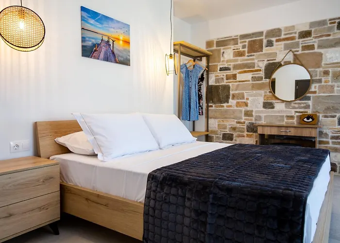 Vlashi Aparthotel 3*